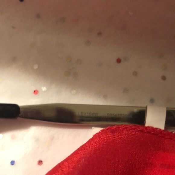 LEVI’S Ladies Black Fashion Sunglasses Sunnies - Picture 4 of 6